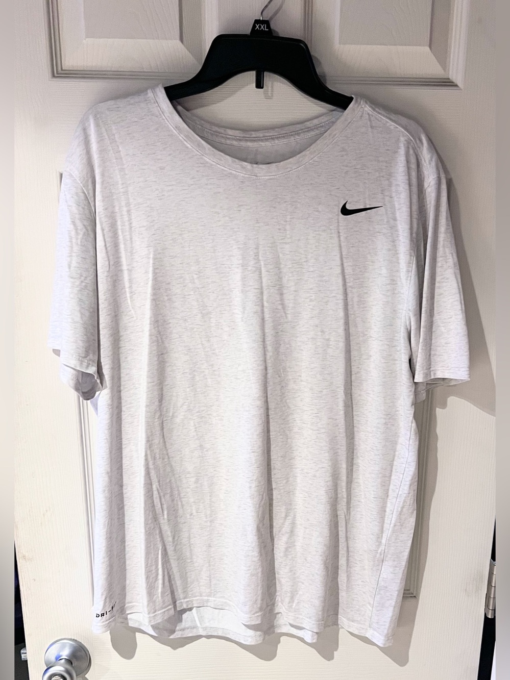 Nike Men’s White Dri-FIT Short-Sleeve Shirt Size XL